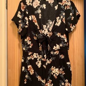 American eagle floral keyhole romper